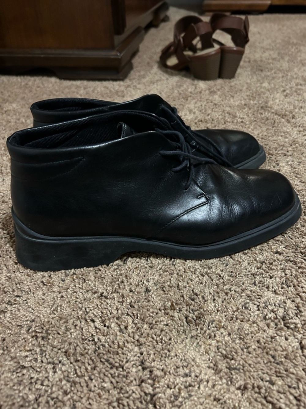 Women’s Black Leather Lace-Up Ankle Shoes
